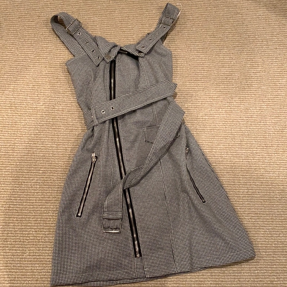 Were all pretty girls dress